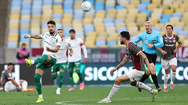 Palmeiras sai na frente duas vezes, leva virada do Flu e escancara crise