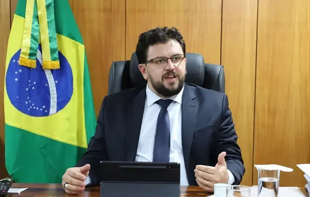 Ex-chefe de gabinete de Lula sai da campanha após polêmica