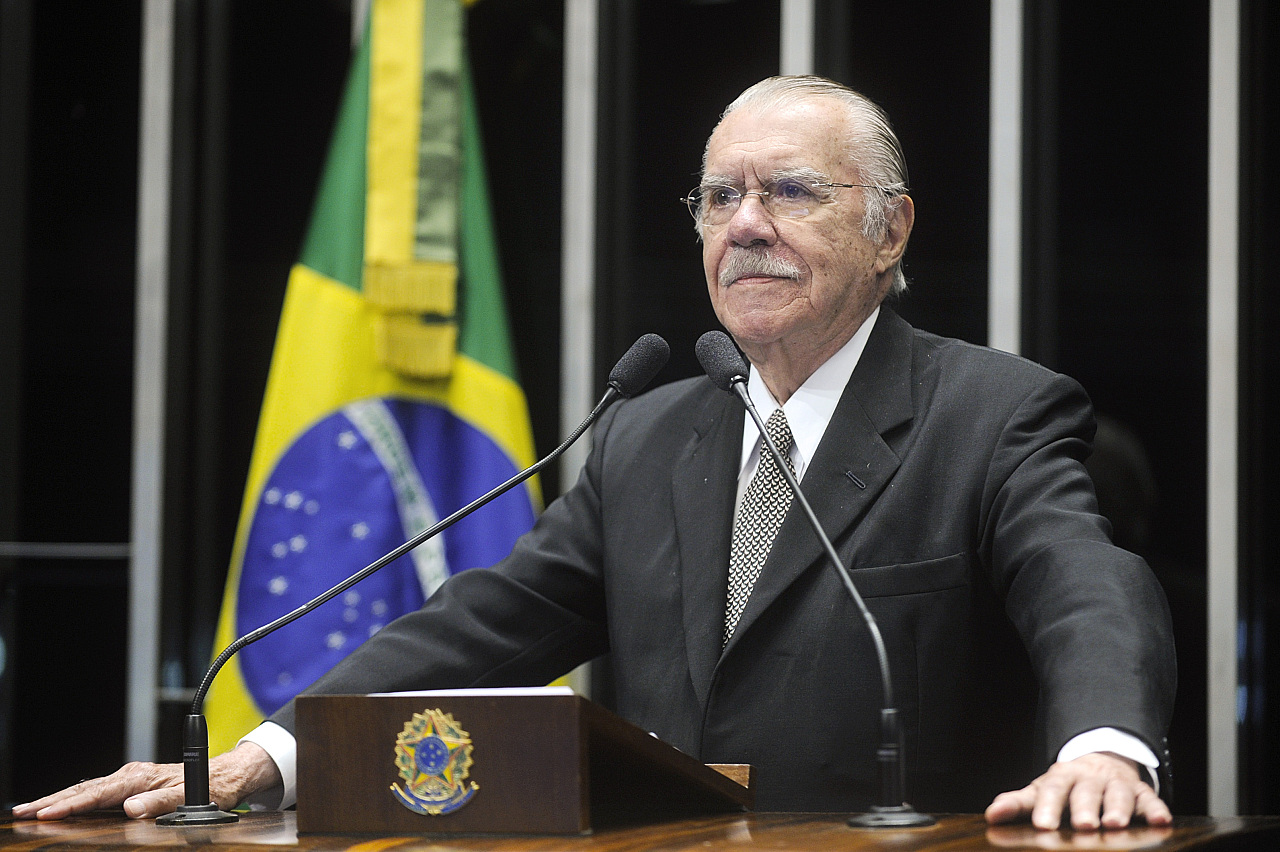 Ex-presidente José Sarney é internado com quadro de pneumonia no Maranhão