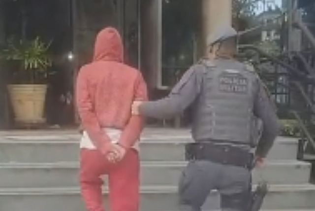 Sistema de condomínio de Alphaville identifica procurado pela Justiça e PM efetua prisão