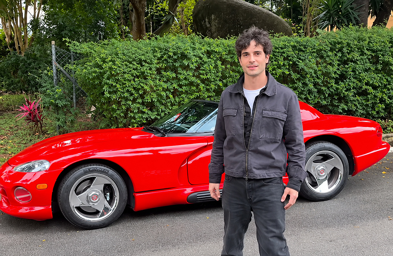 Fiuk anuncia venda de Dodge Viper 1993 em meio a crise financeira