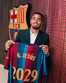 Barcelona oficializa contratação de Gabriel Jesus