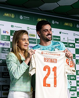 Bruno Bertinato é apresentado no Palmeiras e revela propostas da Série A