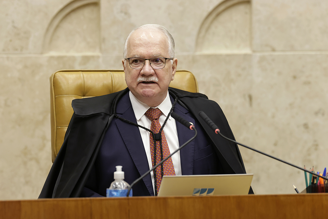 Fachin revoga decisões de Mendonça e Dino sobre afastamento de diretor da PF