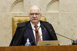 Fachin revoga decisões de Mendonça e Dino sobre afastamento de diretor da PF