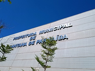 Prefeitura atribui à IA retirada de vereadores de foto oficial em Santana de Parnaíba