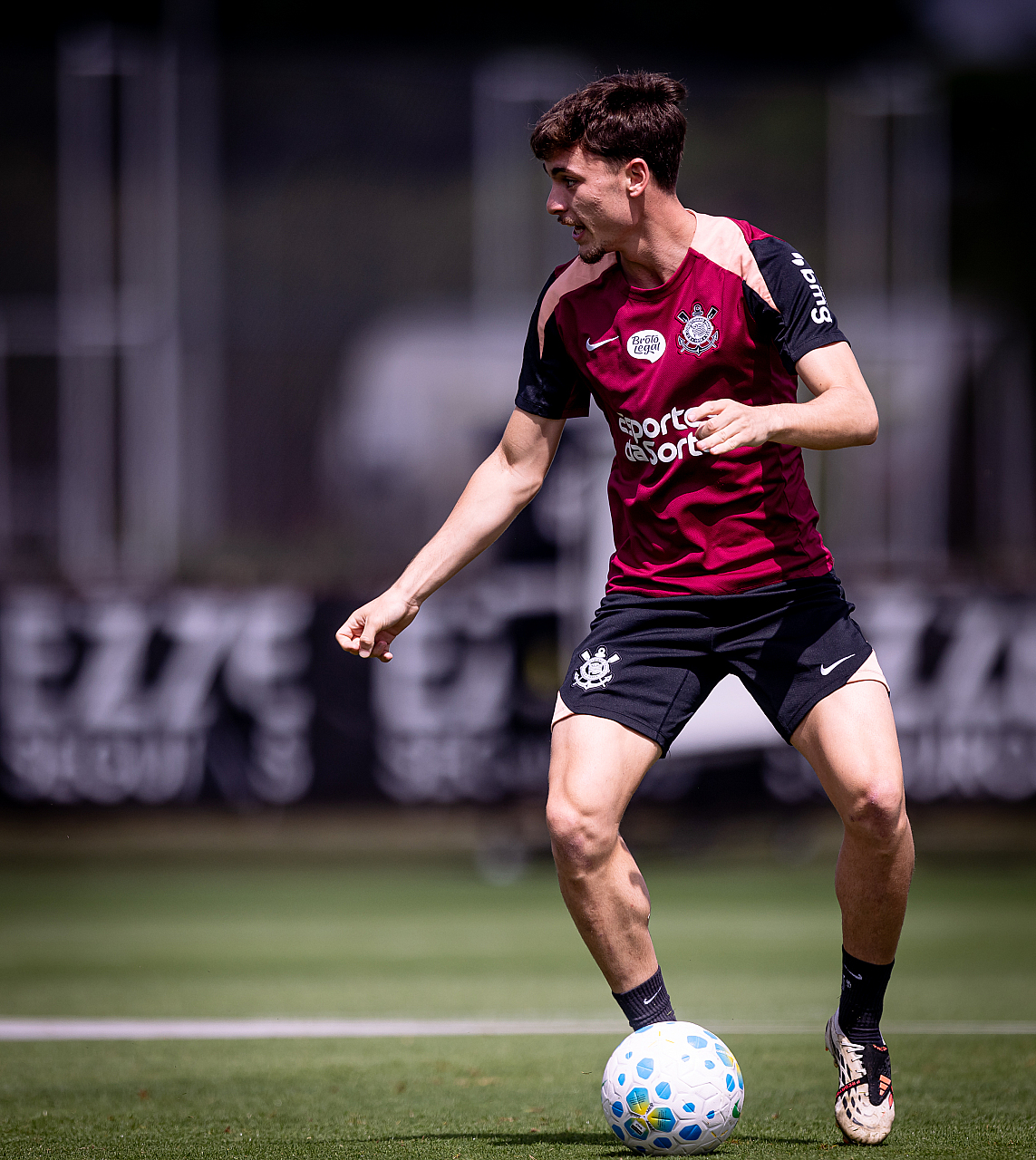 Corinthians abre negociações com time da Turquia por Breno Bidon