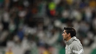 Abel Ferreira promete competir nas 3 competições e garante: "Não vou mudar minha essência"'