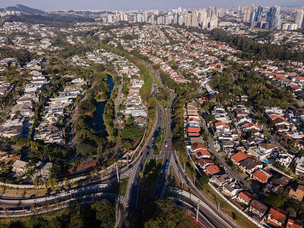 Como nasceu o bairro de Alphaville: a história por trás do projeto inovador