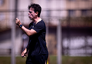 Corinthians treina com retorno de Memphis, mas sem trio