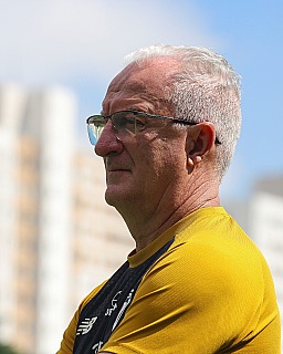 São Paulo treina com jovens da base e mira Atlético-MG