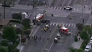 Helicóptero de reportagem cai em Los Angeles e deixa três mortos