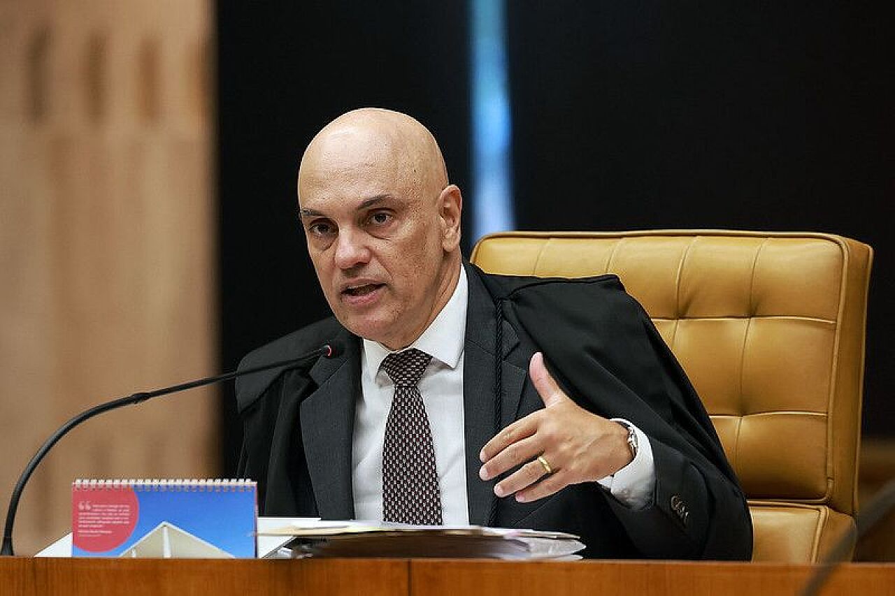 Juristas veem 'promiscuidade' em relação de Moraes com Vorcaro e defendem apuração