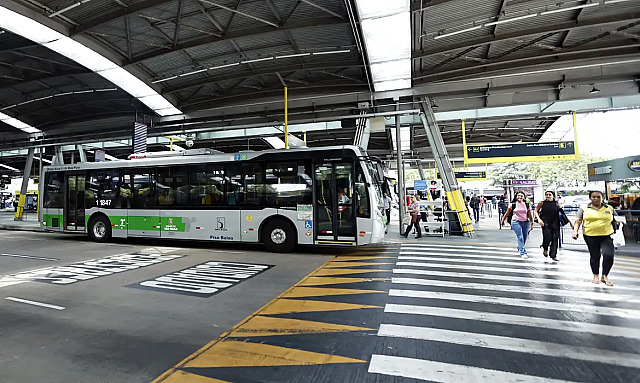 Operação sobre PCC e empresas de ônibus cumpre mandados em Santana de Parnaíba