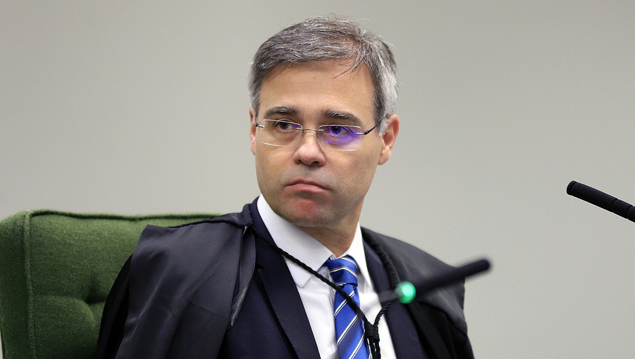 Mendonça diz que Lula e Flávio podem abrir seus sigilos por conta própria