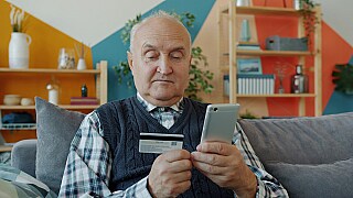 Dia do Idoso: Procon-SP aponta dificuldades com apps e compras em redes sociais