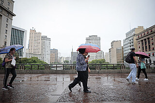 Segundo turno terá temporais no Centro-Sul e calor de 40°C no Nordeste