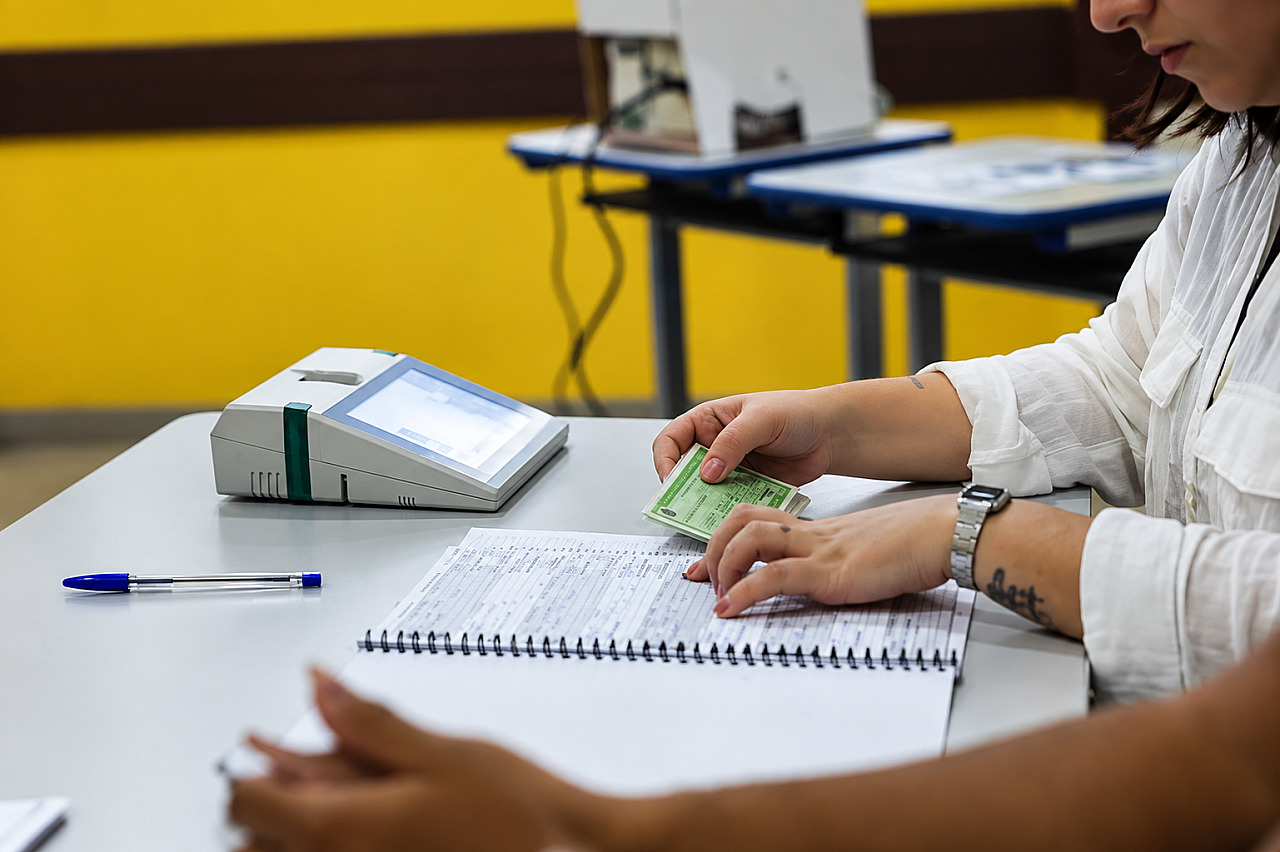 Primeiro turno de 2026 tem maior abstenção desde 1998