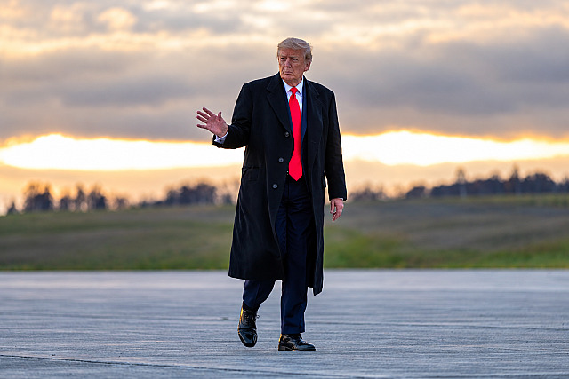 Trump diz que aprovou a concessão de visto nos EUA para Flávio Bolsonaro