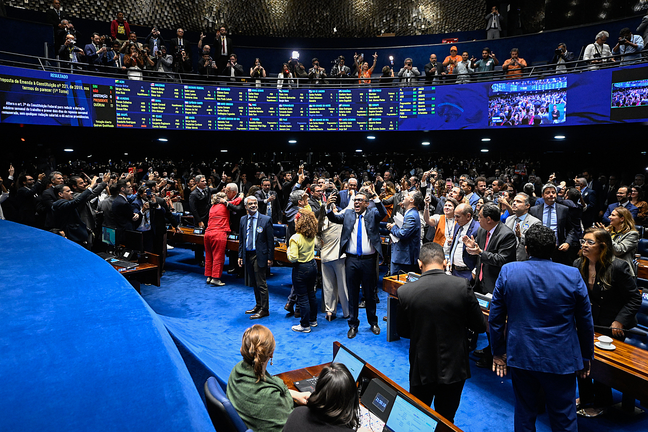 Senado aprova fim da escala 6x1; veja o que muda e quando começa a valer