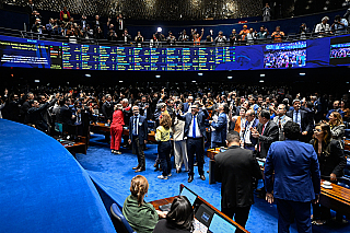 Senado aprova fim da escala 6x1; veja o que muda e quando começa a valer