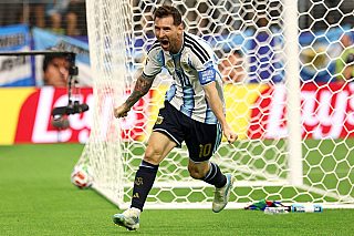 Despedida de Messi tem ingressos de até R$ 1,6 mil esgotados em apenas 90 minutos